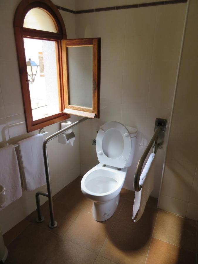 Meson La Lonja Hotel Herbes Екстериор снимка